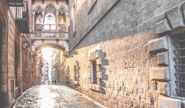 Escapada en pareja descubriendo el Barrio Gótico de Barcelona