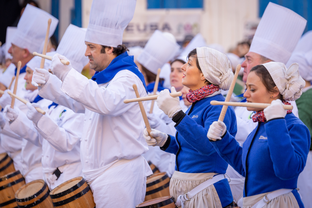 La Tamborrada de San Sebastián: Tradición y Ritmo - blog.abbahoteles.com